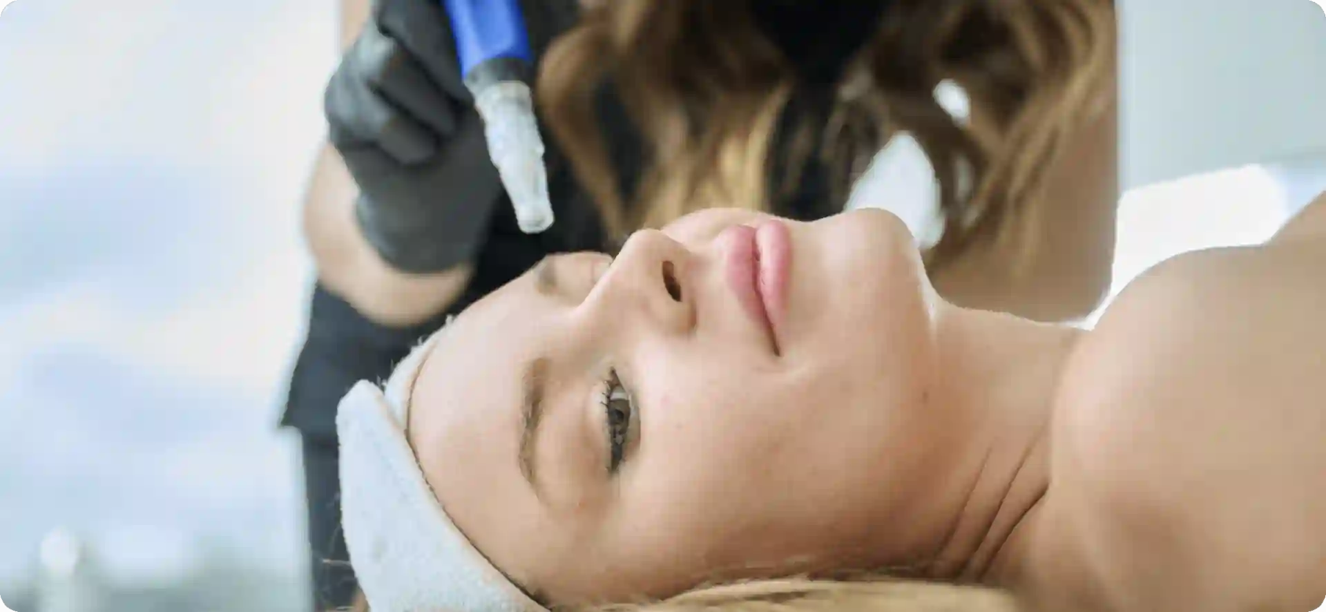 How Do Microneedles Trigger New Collagen and Elastin in Loose Skin Wales?